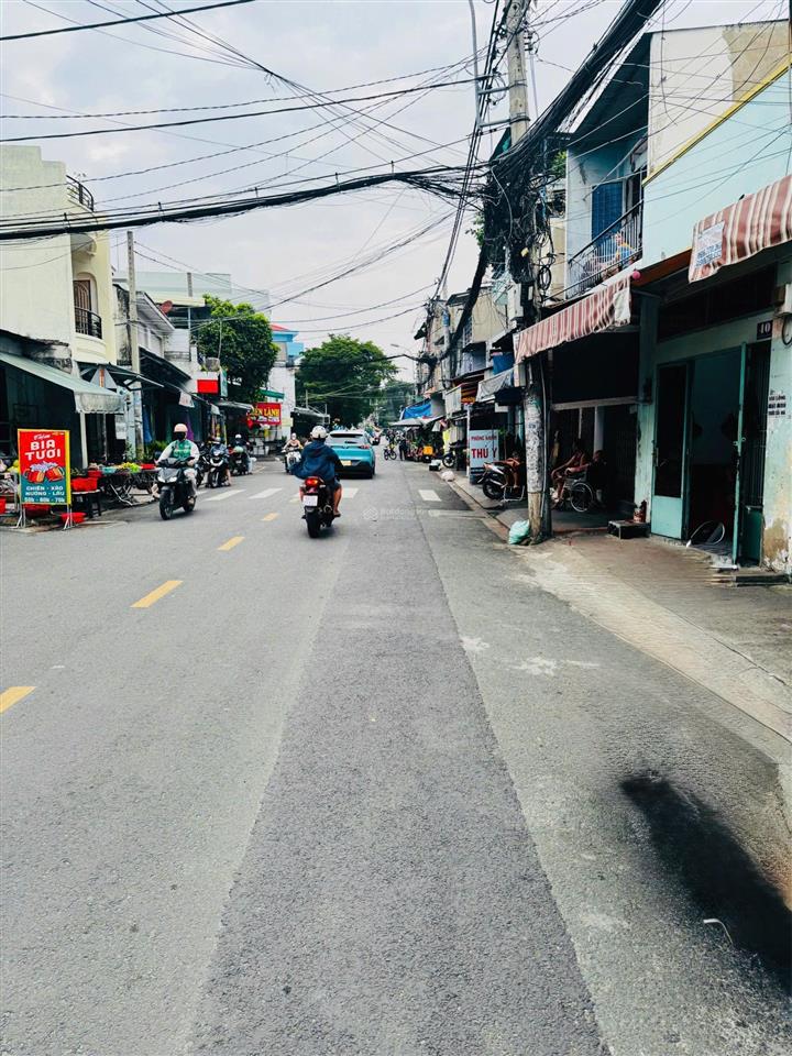 Bán nhà mtkd chợ phường tân quý, dt 4m x 18m  1 lầu. giá 8.9 tỷ thương lượng