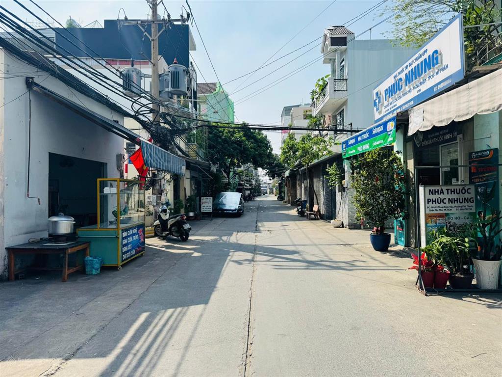 Bán nhà hxh 8m thông thoại ngọc hầu, dt 4x18m  2 lầu. giá 8.3 tỷ thương lượng