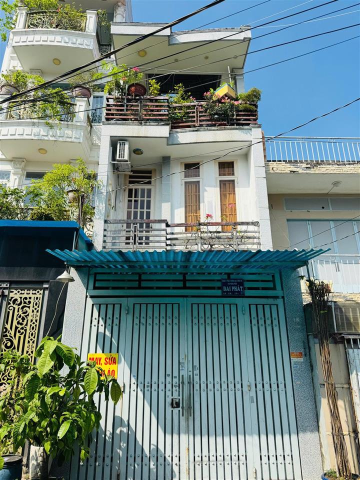 Bán nhà hxh 8m thông thoại ngọc hầu, dt 4x18m  2 lầu. giá 8.3 tỷ thương lượng