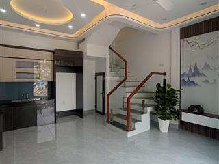 Căn góc 3 tầng hướng đông nam này thật sự là kiệt tác của thiết kế hiện đại và tiện nghi
