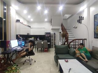 Giờ tìm đâu ra căn nhà 3 tầng xây mới, đầy đủ đồ, ngay trung tâm khu tổ hợp bệnh viện