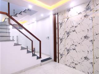 Duy nhất nhà 3 tầng trung tâm phường đề thám vài bước chân ra phố trần hưng đạo cạnh trường học