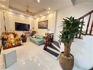 Nhà đẹp trung tâm bệnh viện 3 tầng mới, full đồ giá chỉ 1.75 tỷ
