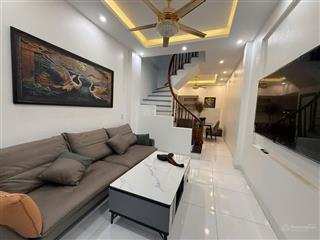 Nhà 3 tầng xây mới + đầy đủ đồ + cạnh trường học + đang cho thuê