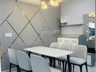 Bán căn 3pn  96.5m2, giá 3,1 tỷ tầng cao đầy đủ nội thất, sẵn sổ