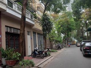 Chính chủ cho thuê nhà kđt trung yên, phường trung hòa có thang máy. dt 110m2 x 6 tầng.