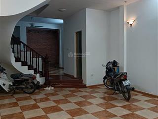 Chính chủ cho thuê nhà kđt dịch vọng. diện tích 100m2 x 4 tầng.