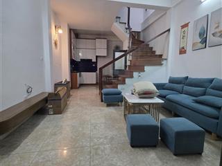 Bán nhà gia quất, 32m2, mt 4m, 3 ngủ, full nội thất, ô tô đỗ cổng, chỉ 5.5 tỷ