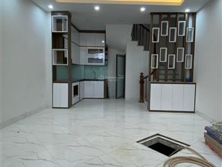 Bán nhà gia quất,gần 40m,mới tinh,ô tô đỗ cổng,6xty