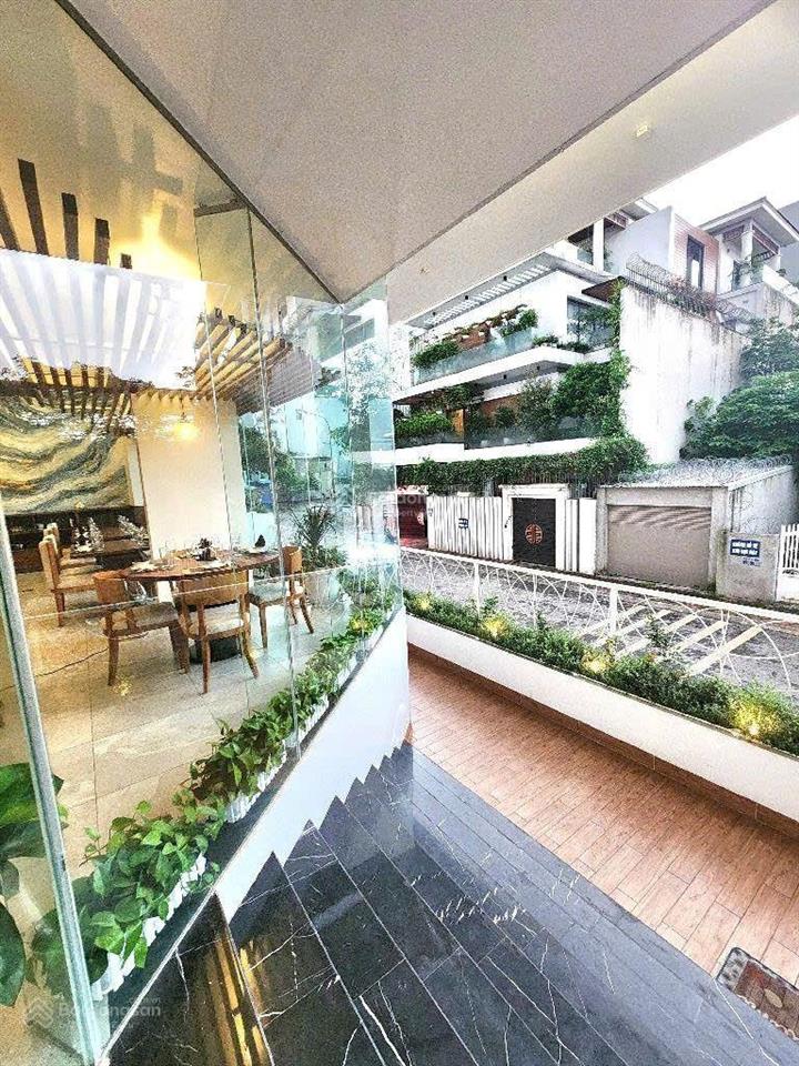 Mặt phố kinh doanh phố lâm hạ,260m,lô góc,3 mặt thoáng,vỉa hè,dòng tiền 400 triệu/tháng,