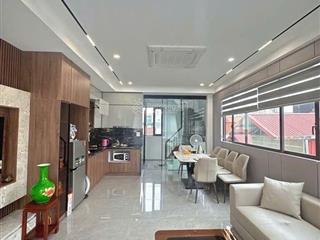 Bán nhà 6 tầng,40m,thang máy,gara ô tô,phun nội thất, lô góc,hai thoáng ,chỉ 12xty