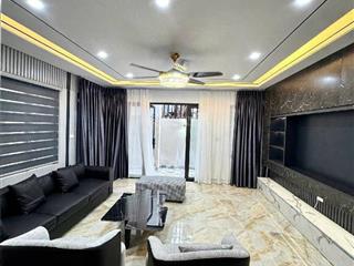 Bán nhà nguyễn văn cừ,52mmt 5m,thang mây,phun nội thất, gần ô tô ,10xty