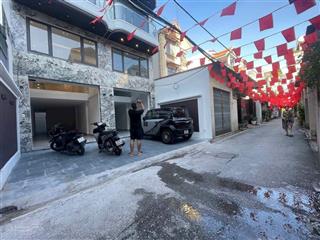 Bán nhà mặt phố việt hưng, 83m6 ngủ, thang máy,gara ô tô, kinh doanh đa dạng , 0867 910 ***