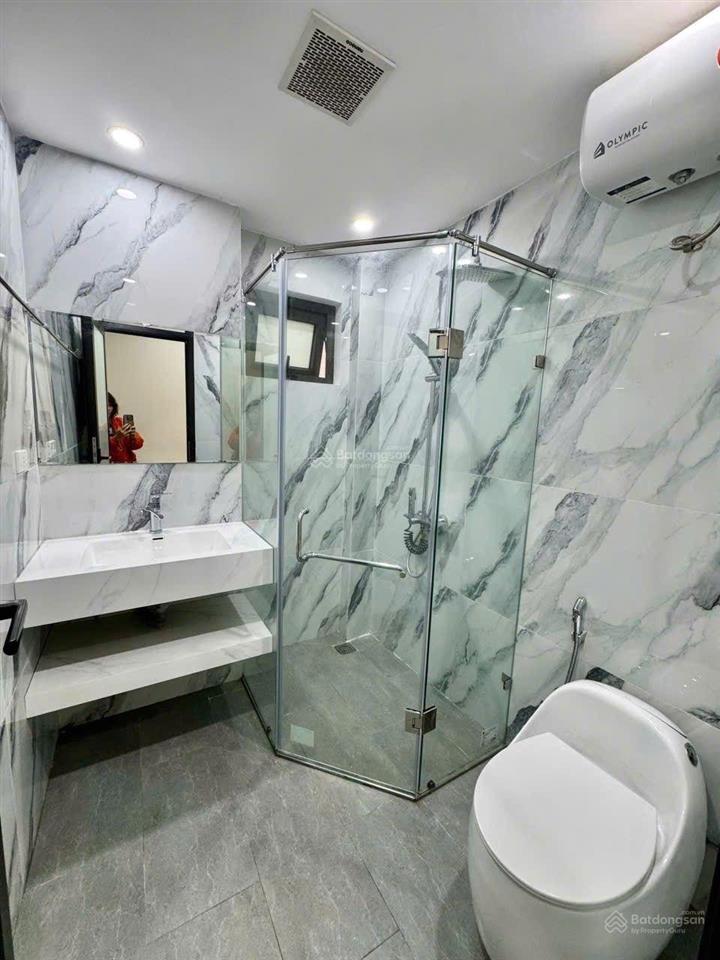 Bán nhà nguyễn sơn , thang máy , 60m , 5 ngủ , phun nội thất, mặt ngõ thông, gần ô tô tránh dừng đổ