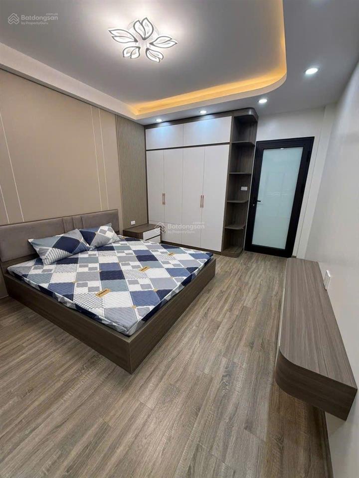 Bán nhà nguyễn sơn , thang máy , 60m , 5 ngủ , phun nội thất, mặt ngõ thông, gần ô tô tránh dừng đổ