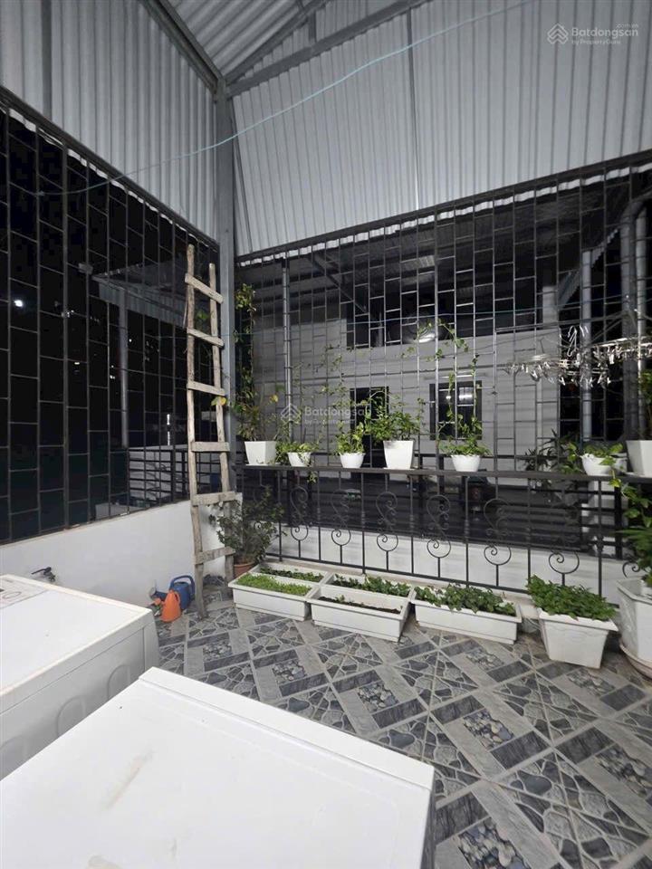 Bán nhà ngọc lâm,32m, 3 ngủ ,phun nội thất, mặt ngõ thông,15m ra ô tô tránh,chỉ 7xty