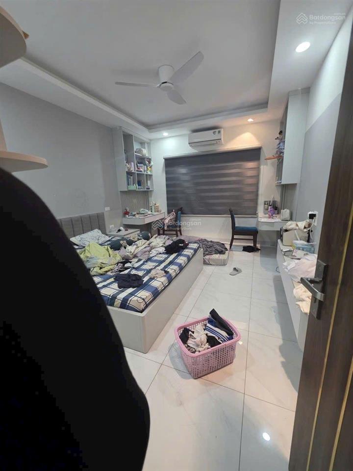 Bán nhà ngọc lâm,32m, 3 ngủ ,phun nội thất, mặt ngõ thông,15m ra ô tô tránh,chỉ 7xty