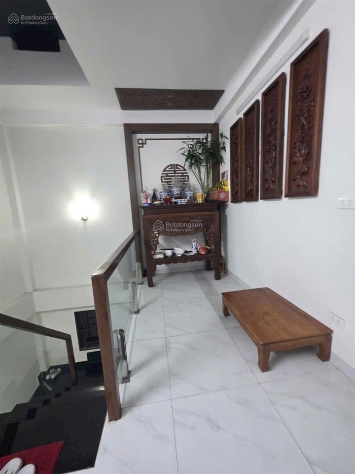 Bán nhà ngọc lâm,32m, 3 ngủ ,phun nội thất, mặt ngõ thông,15m ra ô tô tránh,chỉ 7xty