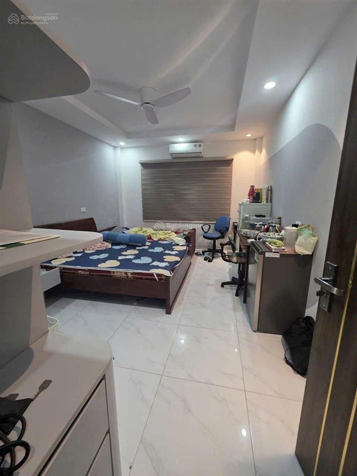 Bán nhà ngọc lâm,32m, 3 ngủ ,phun nội thất, mặt ngõ thông,15m ra ô tô tránh,chỉ 7xty