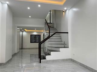 Bán nhà ngọc thụy55mmt 4m, 5 ngủ,gần ô tô , mới tinh, chỉ 9xty