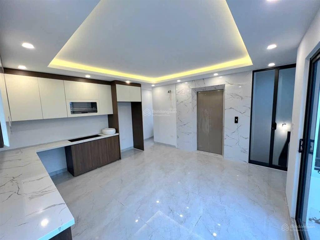Bán nhà sài đồng, vũ xuân thiều, thang máy, 70m2, mt 7m, mới tinh, gần ô tô, chỉ 9.x tỷ