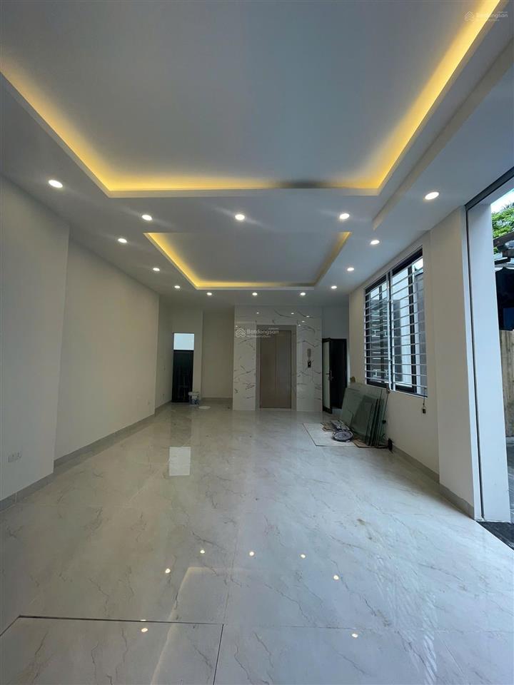 Bán nhà sài đồng, vũ xuân thiều, thang máy, 70m2, mt 7m, mới tinh, gần ô tô, chỉ 9.x tỷ