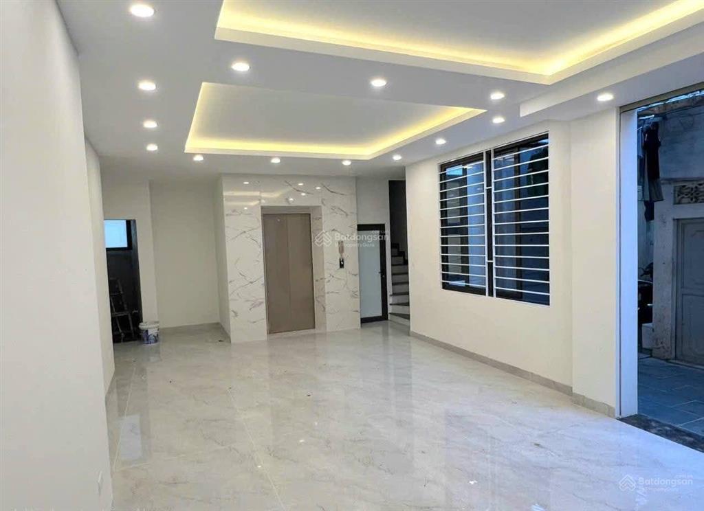 Bán nhà sài đồng, vũ xuân thiều, thang máy, 70m2, mt 7m, mới tinh, gần ô tô, chỉ 9.x tỷ