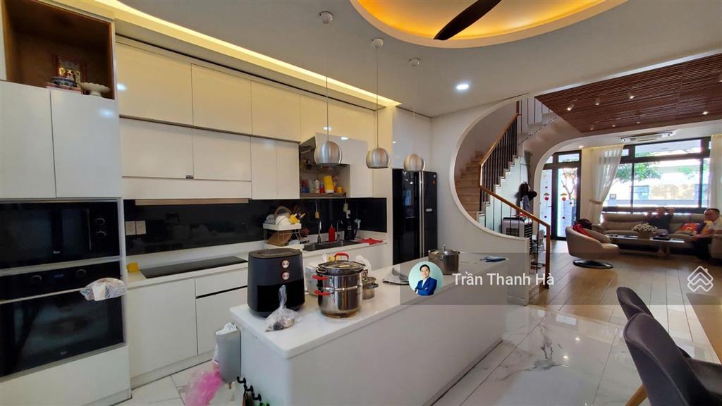 Bán nhà hoàn thiện đẹp 5x20, hầm + 4 tầng, nội thất cao cấp, pháp lý rõ ràng tại vạn phúc city