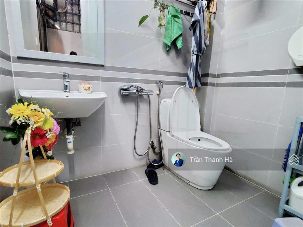 Cho thuê nhà nguyên căn 5x20 có hầm + 4 tầng, nội thất máy lạnh đầy đủ, đường lớn  vạn phúc city