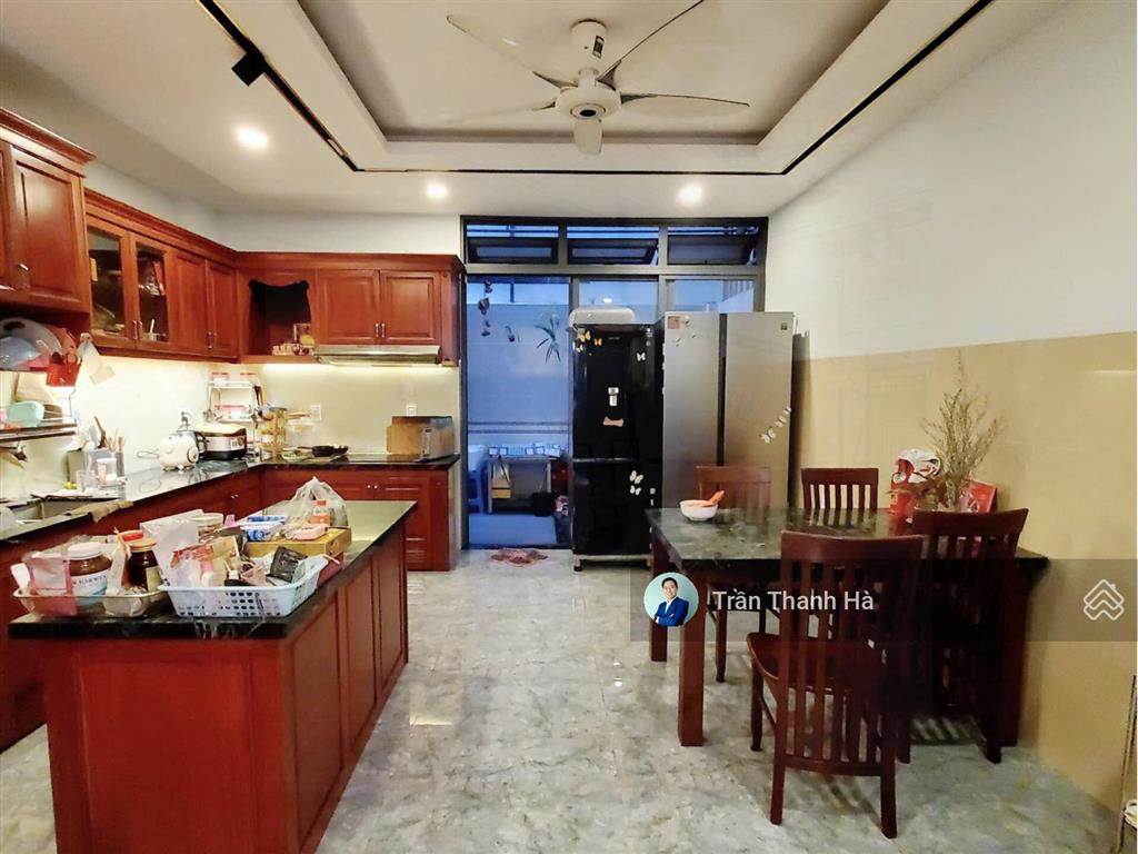 Cho thuê nhà nguyên căn 5x20 có hầm + 4 tầng, nội thất máy lạnh đầy đủ, đường lớn  vạn phúc city