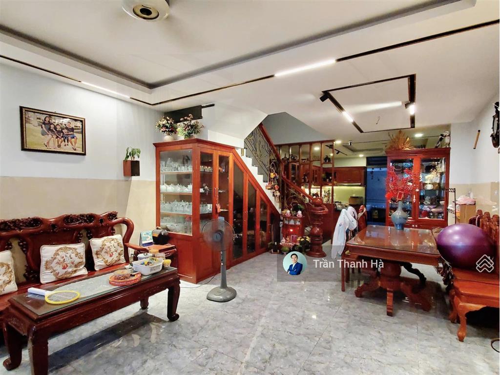 Cho thuê nhà nguyên căn 5x20 có hầm + 4 tầng, nội thất máy lạnh đầy đủ, đường lớn  vạn phúc city