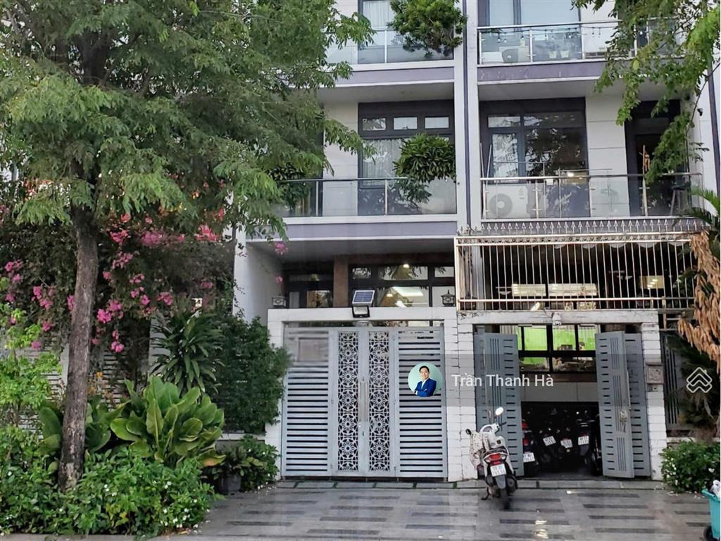 Cho thuê nhà nguyên căn 5x20 có hầm + 4 tầng, nội thất máy lạnh đầy đủ, đường lớn  vạn phúc city