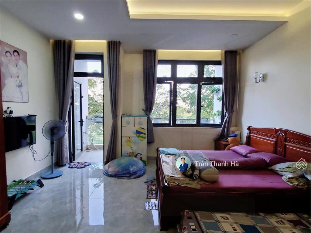 Cho thuê nhà nguyên căn 5x20 có hầm + 4 tầng, nội thất máy lạnh đầy đủ, đường lớn  vạn phúc city