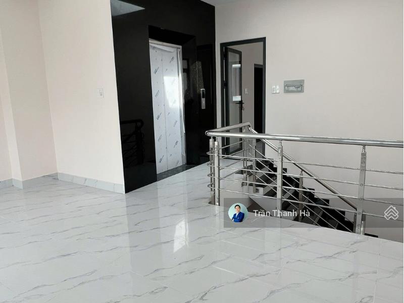 Nguyên căn mặt tiền 6m cho thuê, thang máy, máy lạnh đầy đủ, trục đường rộng 30m đẹp. giá chỉ 40tr