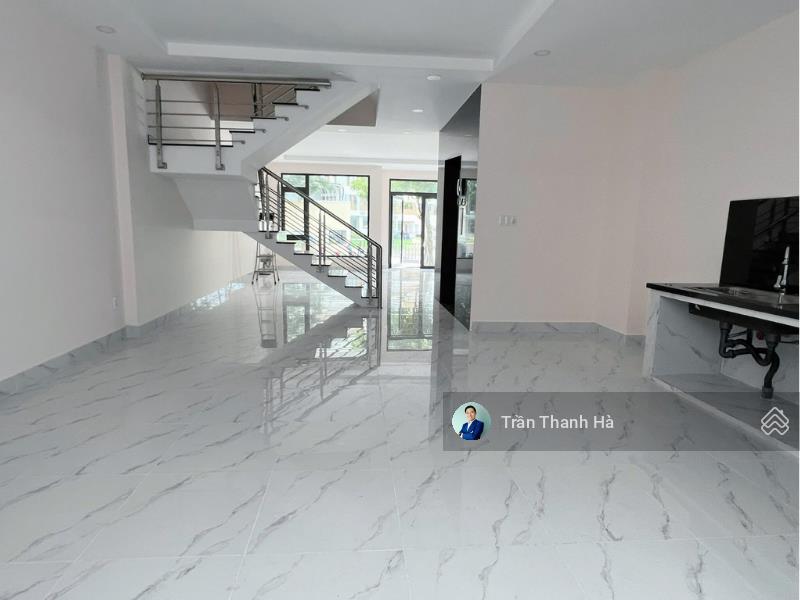 Nguyên căn mặt tiền 6m cho thuê, thang máy, máy lạnh đầy đủ, trục đường rộng 30m đẹp. giá chỉ 40tr
