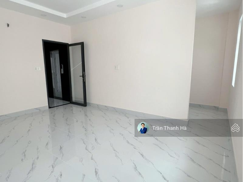 Nguyên căn mặt tiền 6m cho thuê, thang máy, máy lạnh đầy đủ, trục đường rộng 30m đẹp. giá chỉ 40tr