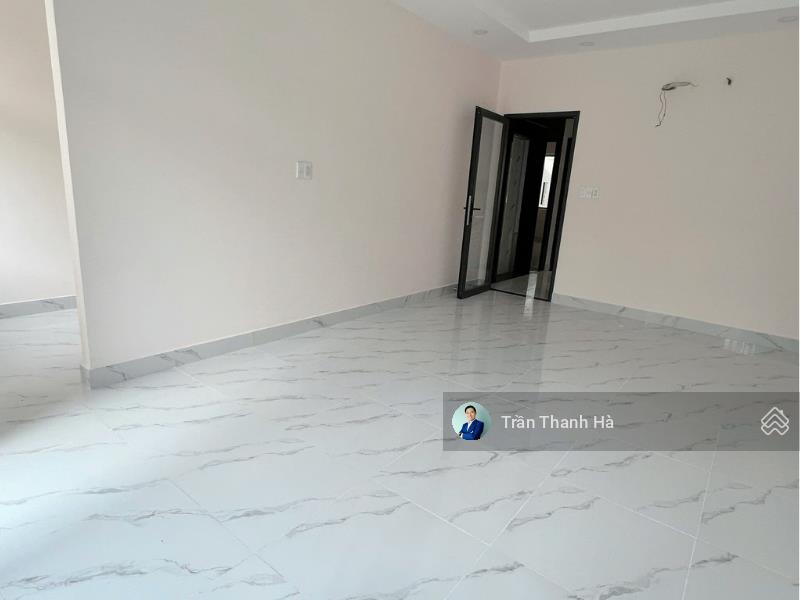 Nguyên căn mặt tiền 6m cho thuê, thang máy, máy lạnh đầy đủ, trục đường rộng 30m đẹp. giá chỉ 40tr