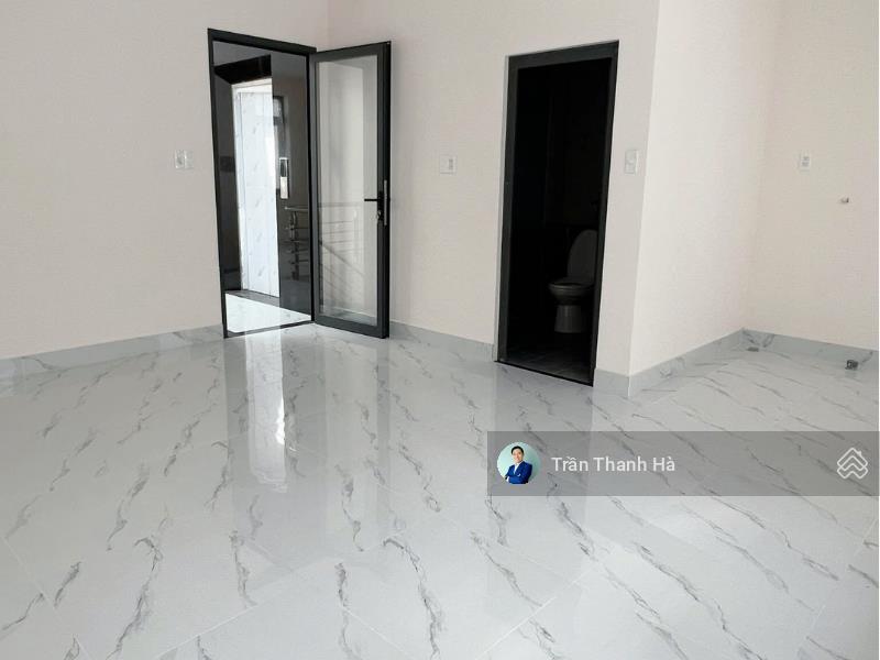 Nguyên căn mặt tiền 6m cho thuê, thang máy, máy lạnh đầy đủ, trục đường rộng 30m đẹp. giá chỉ 40tr