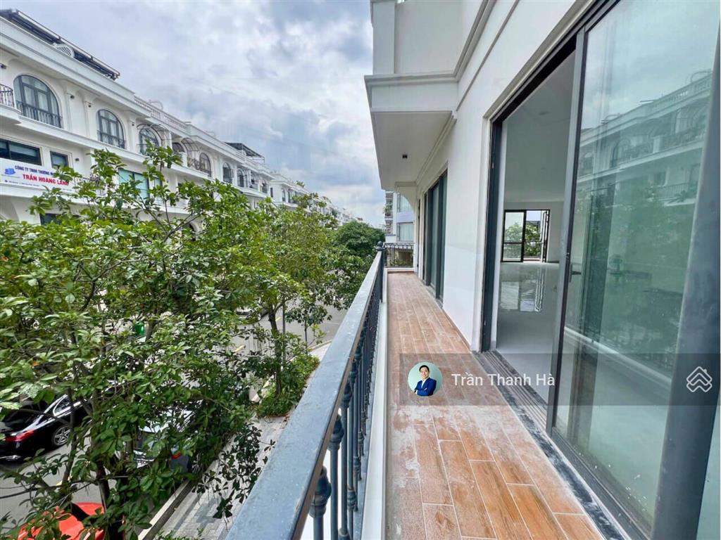 Cho thuê góc 2 mặt tiền, hầm + 3 tầng vị trí vàng trung tâm vạn phúc city, giá chỉ 50 triệu/tháng