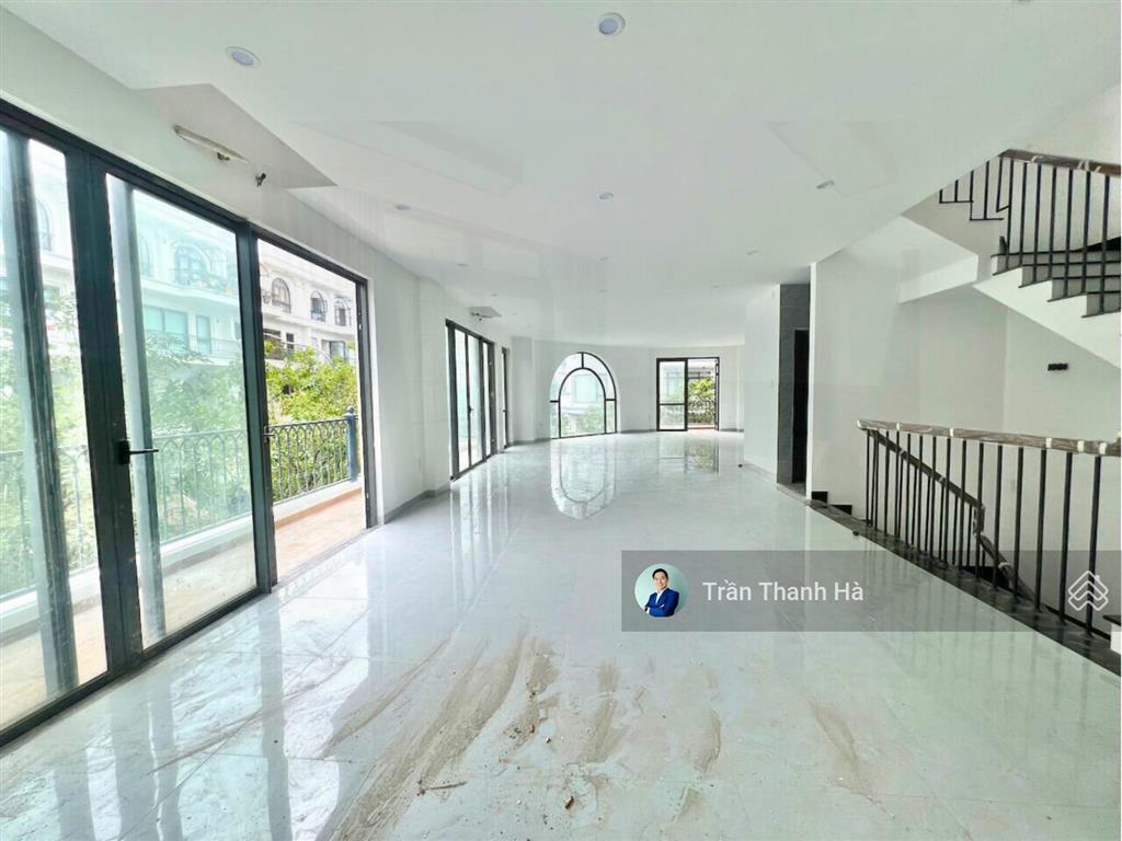 Cho thuê góc 2 mặt tiền, hầm + 3 tầng vị trí vàng trung tâm vạn phúc city, giá chỉ 50 triệu/tháng