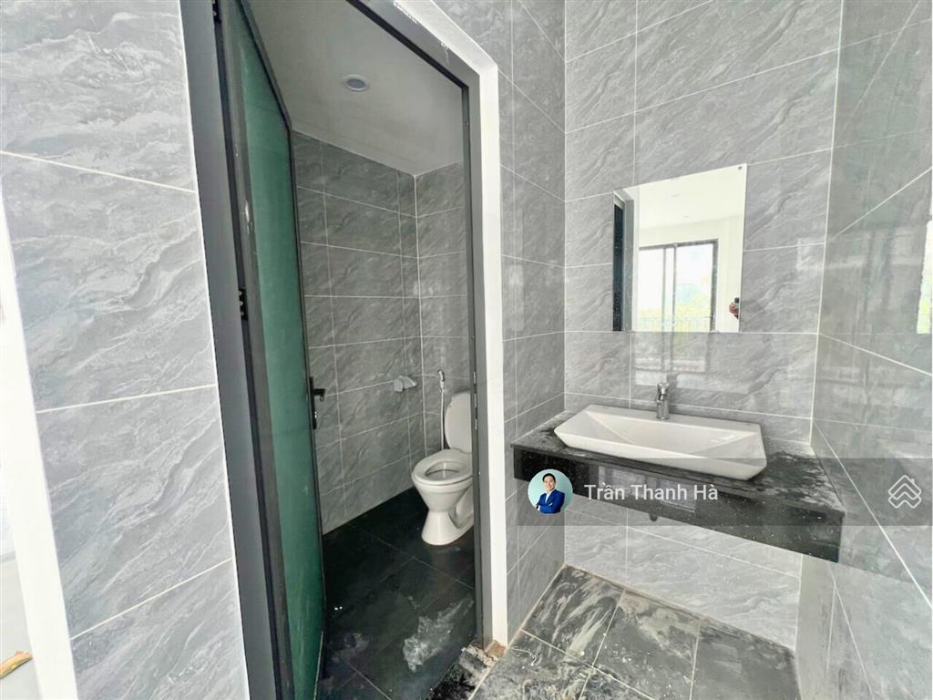 Cho thuê góc 2 mặt tiền, hầm + 3 tầng vị trí vàng trung tâm vạn phúc city, giá chỉ 50 triệu/tháng