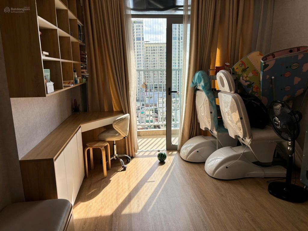 Chính chủ bán căn hộ luxcity quận 7, 70m2 2pn 2wc giá siêu rẻ