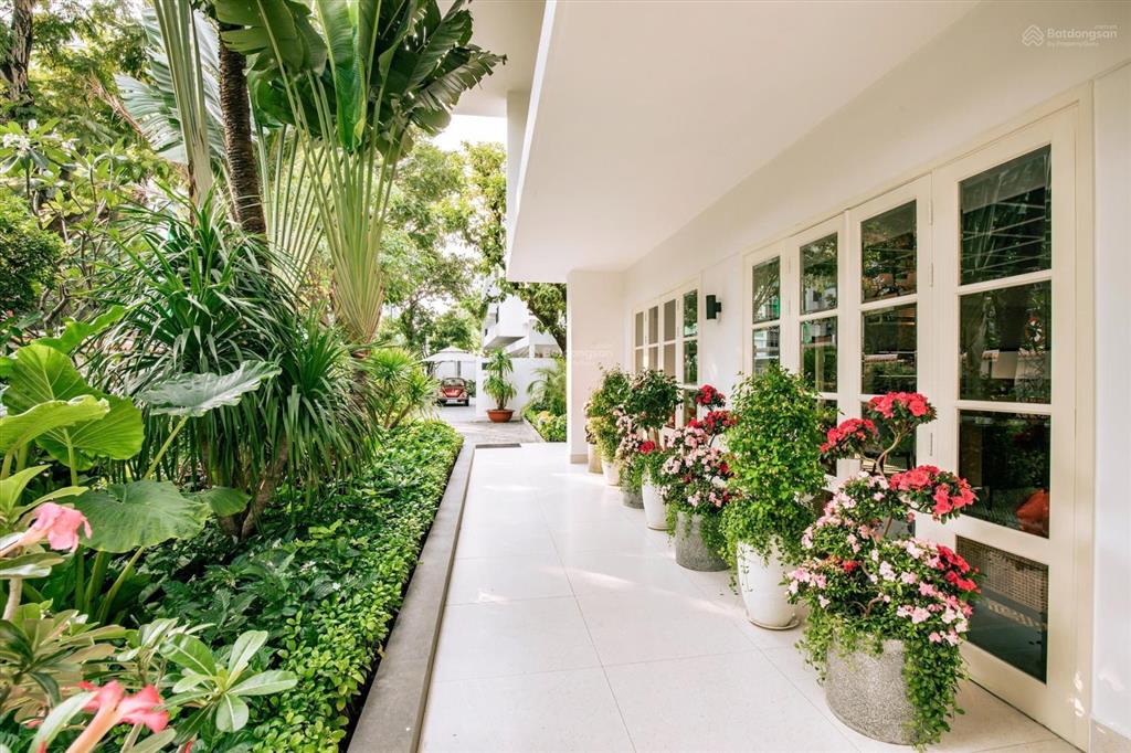 Cho thuê mt lê lợi, phố đi bộ nguyễn huệ q1. dt 16x21m, trệt 2 lầu, giá 350tr tell 0903 712 ***