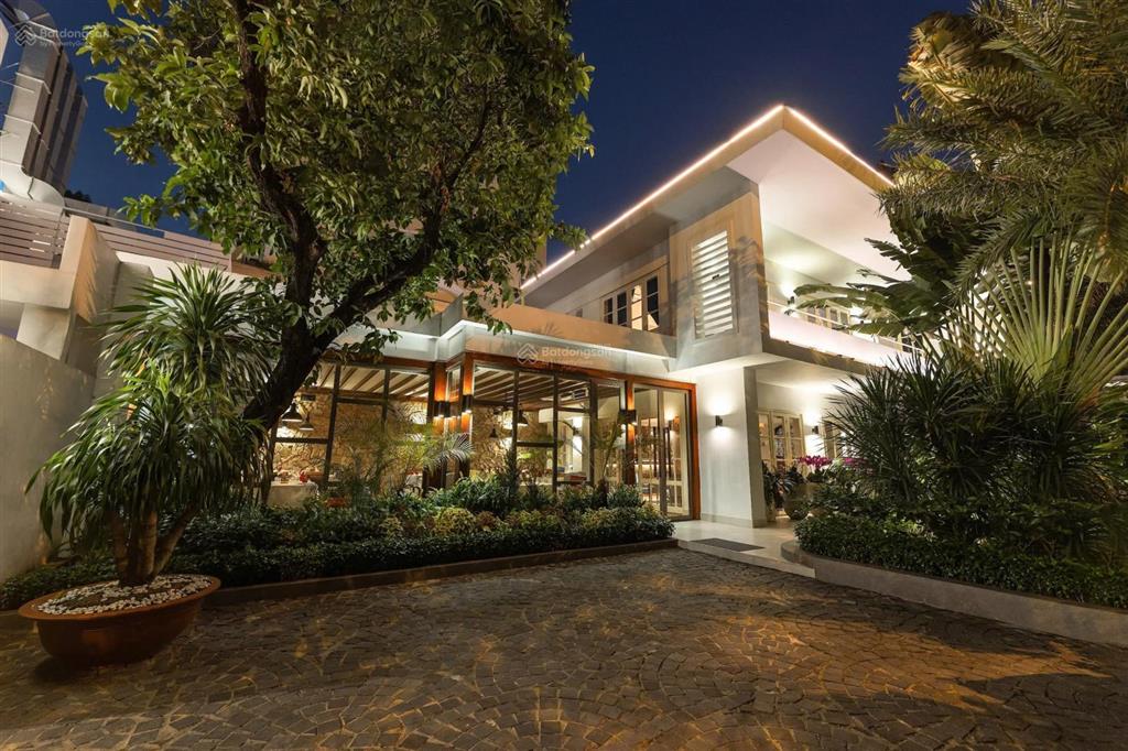 Cho thuê mt lê lợi, phố đi bộ nguyễn huệ q1. dt 16x21m, trệt 2 lầu, giá 350tr tell 0903 712 ***