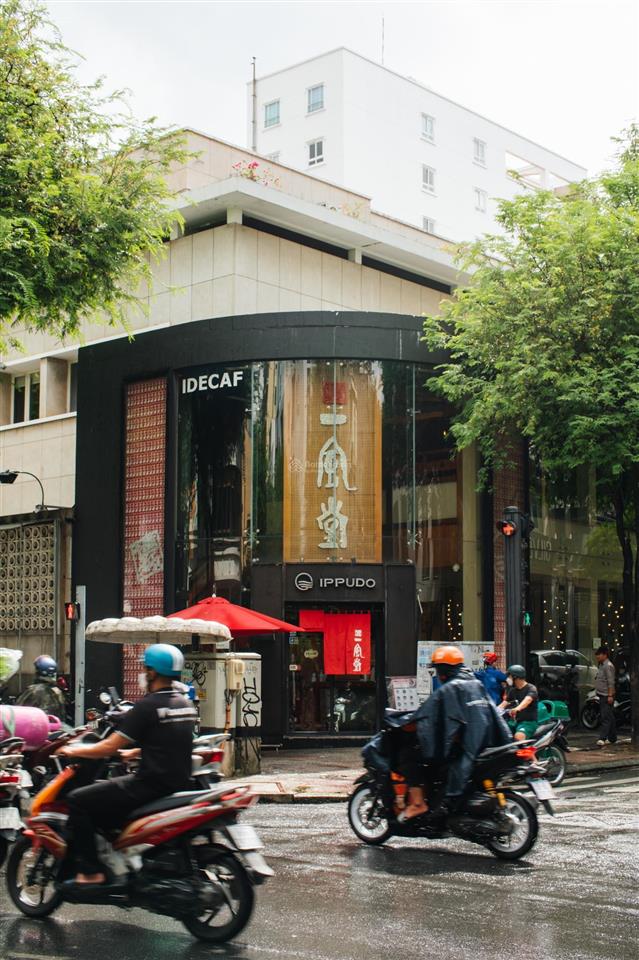 Căn góc hai bà trưng, q1, gần nguyễn thị minh khai. dt 10x25m, giá 150tr. tell 0898 311 ***