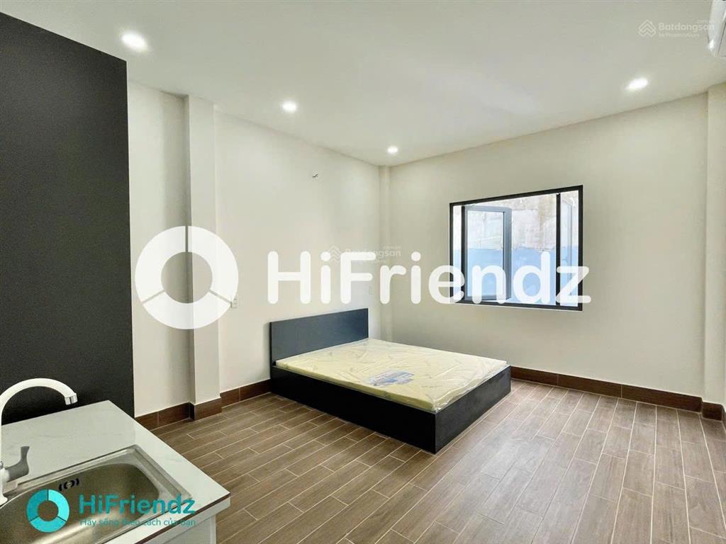 Cho thuê căn hộ dịch vụ mới xây full nội thất ngay ngã tư 4 xã