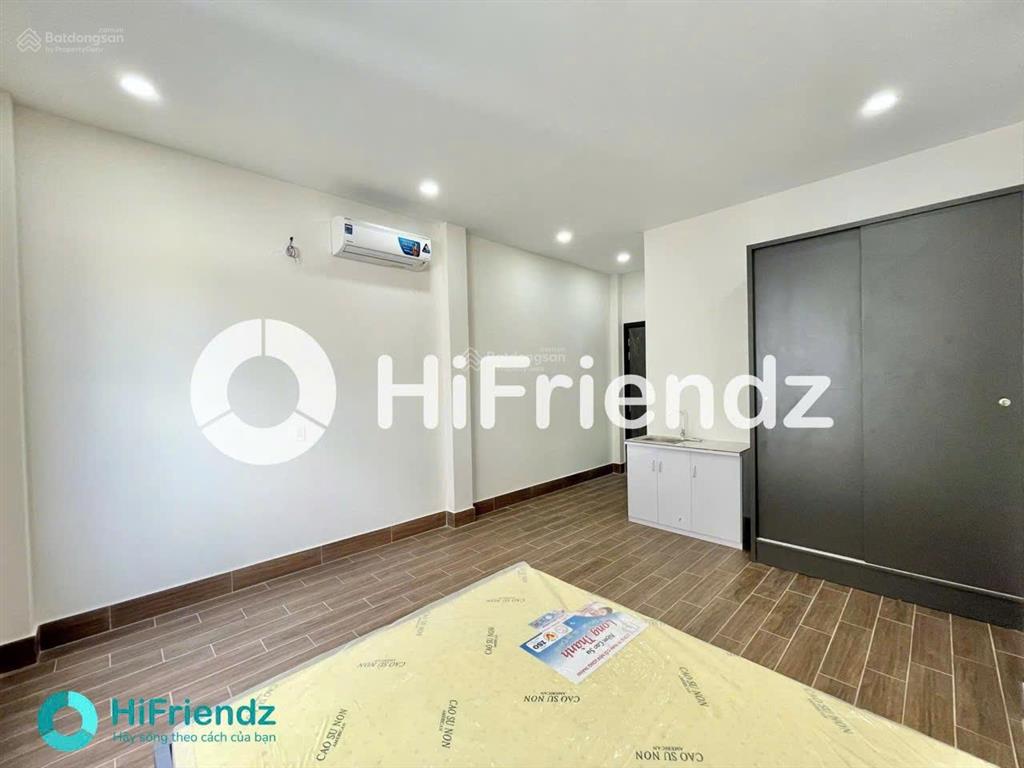 Cho thuê căn hộ dịch vụ mới xây full nội thất ngay ngã tư 4 xã