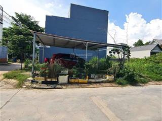 Bán lô góc 2 mặt tiền đường 7m, 1 sẹc đường long phước, gần chợ long phước, quận 9 dt 67.5m2