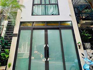 Chính chủ bán đất tặng nhà 7 tầng thang máy  dòng tiền 70 triệu/tháng!