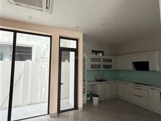 Chủ nhờ cho thuê nhà 4 tầng 100m2/ sàn, khu phân lô đền lừ